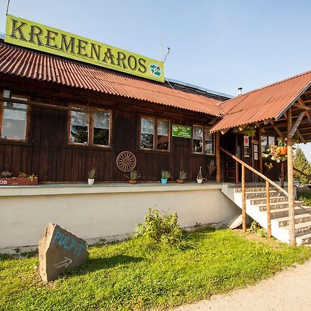Kremenaros Hostel Ustrzyki Górne Екстериор снимка