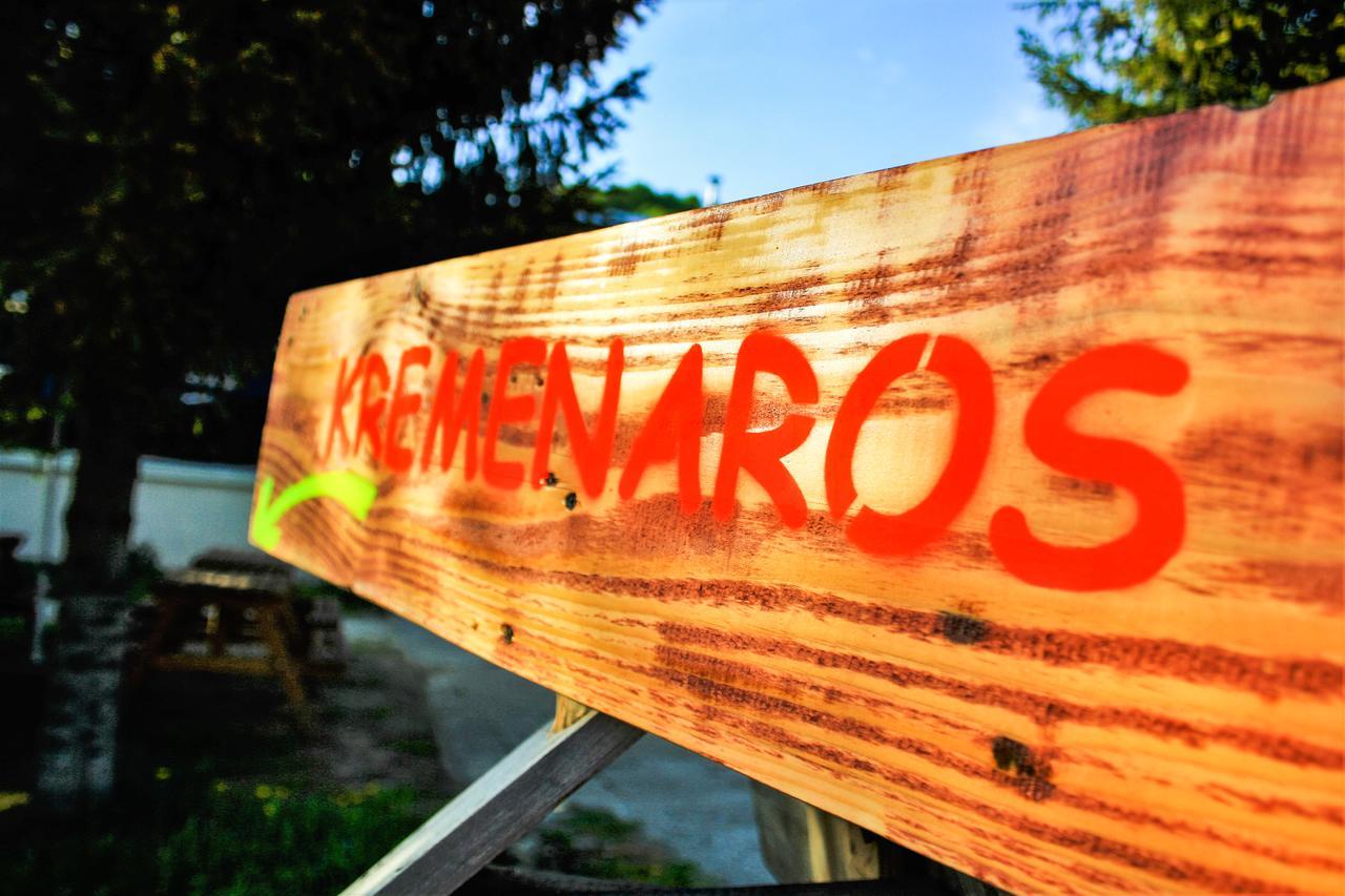 Kremenaros Hostel Ustrzyki Górne Екстериор снимка