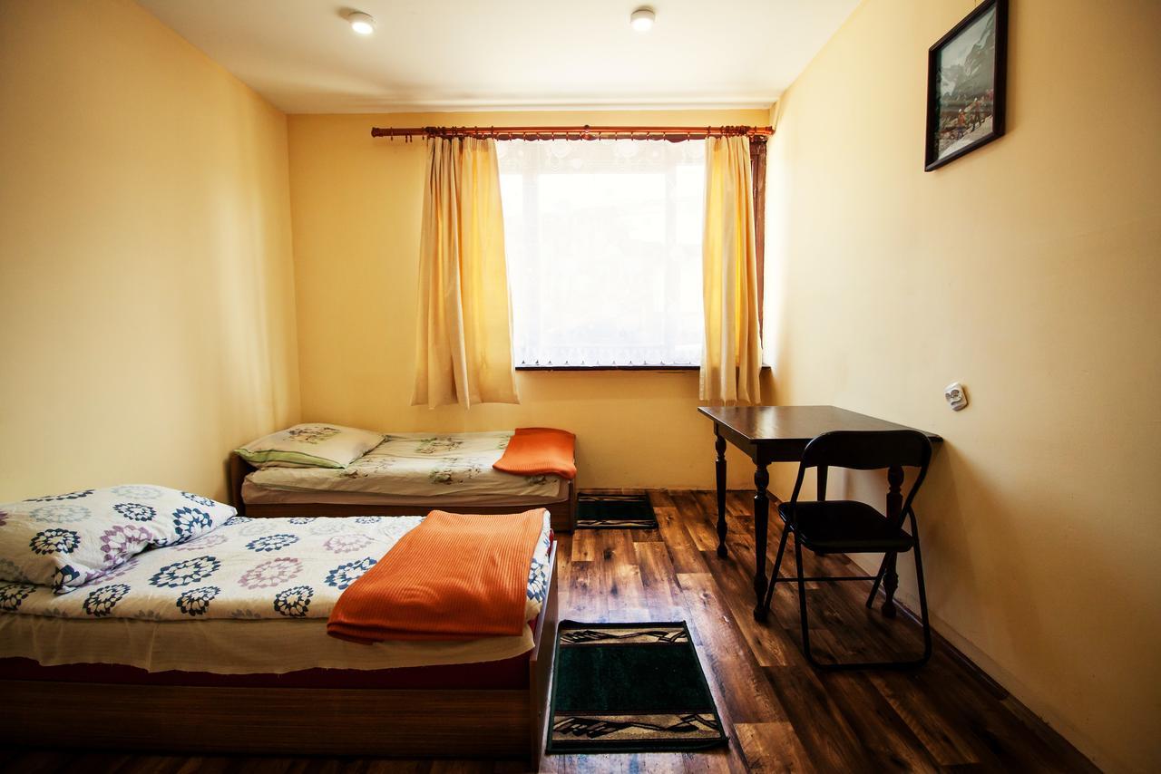Kremenaros Hostel Ustrzyki Górne Екстериор снимка