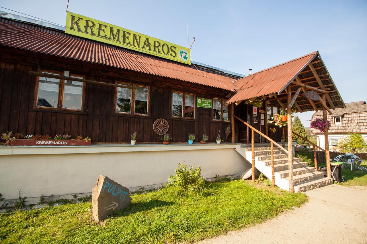 Kremenaros Hostel Ustrzyki Górne Екстериор снимка