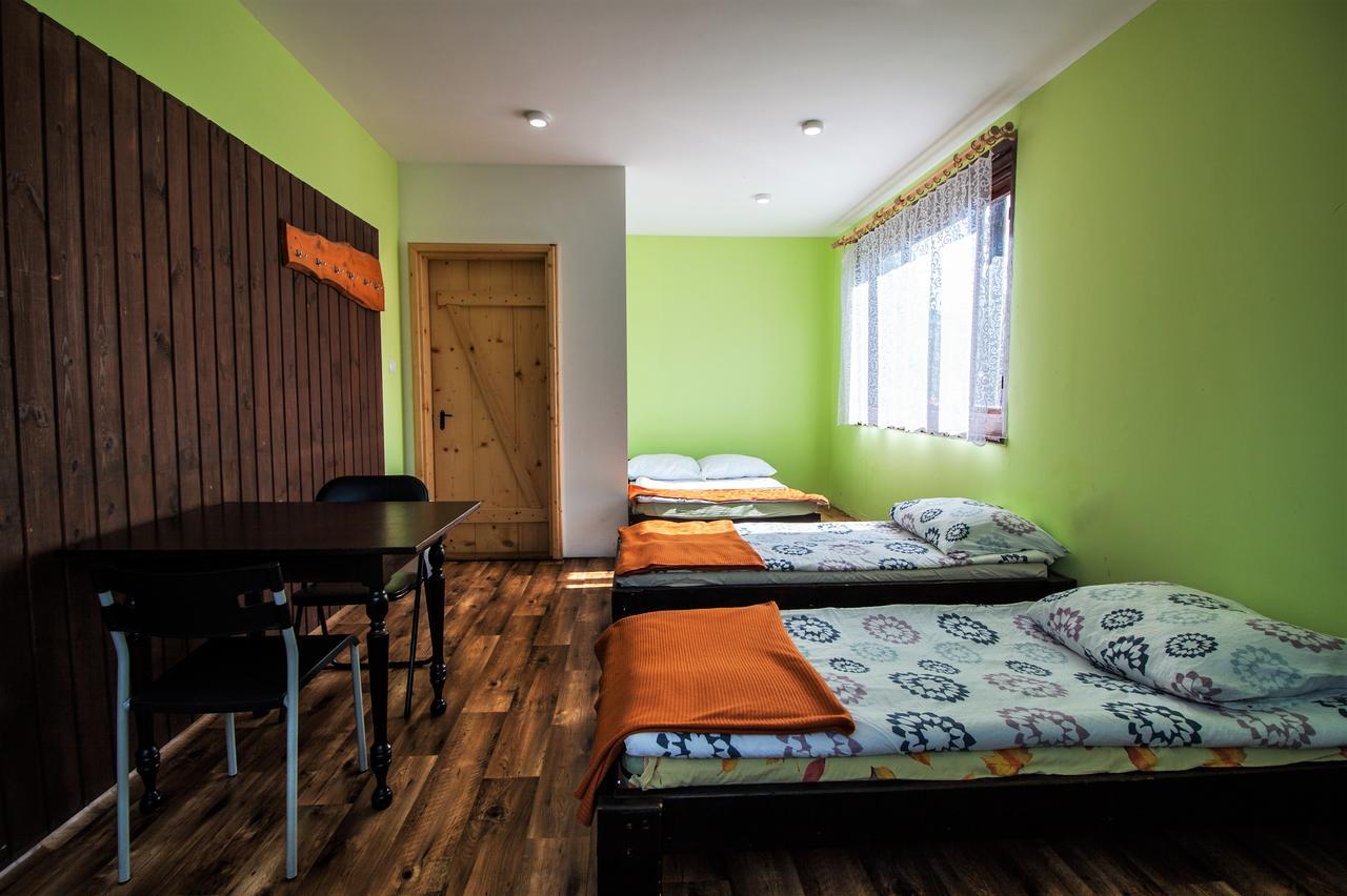 Kremenaros Hostel Ustrzyki Górne Екстериор снимка