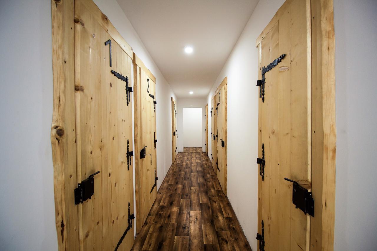 Kremenaros Hostel Ustrzyki Górne Екстериор снимка