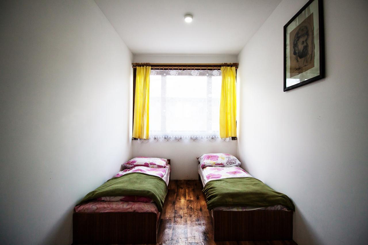 Kremenaros Hostel Ustrzyki Górne Екстериор снимка