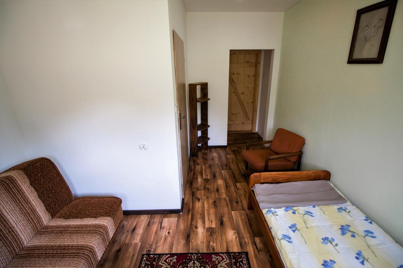 Kremenaros Hostel Ustrzyki Górne Екстериор снимка